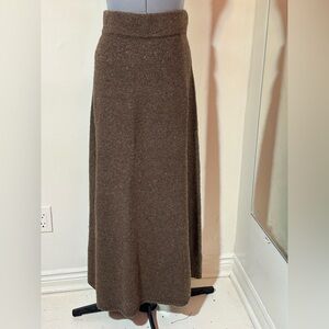 ZARA | Knit Maxi Skirt
Size: L